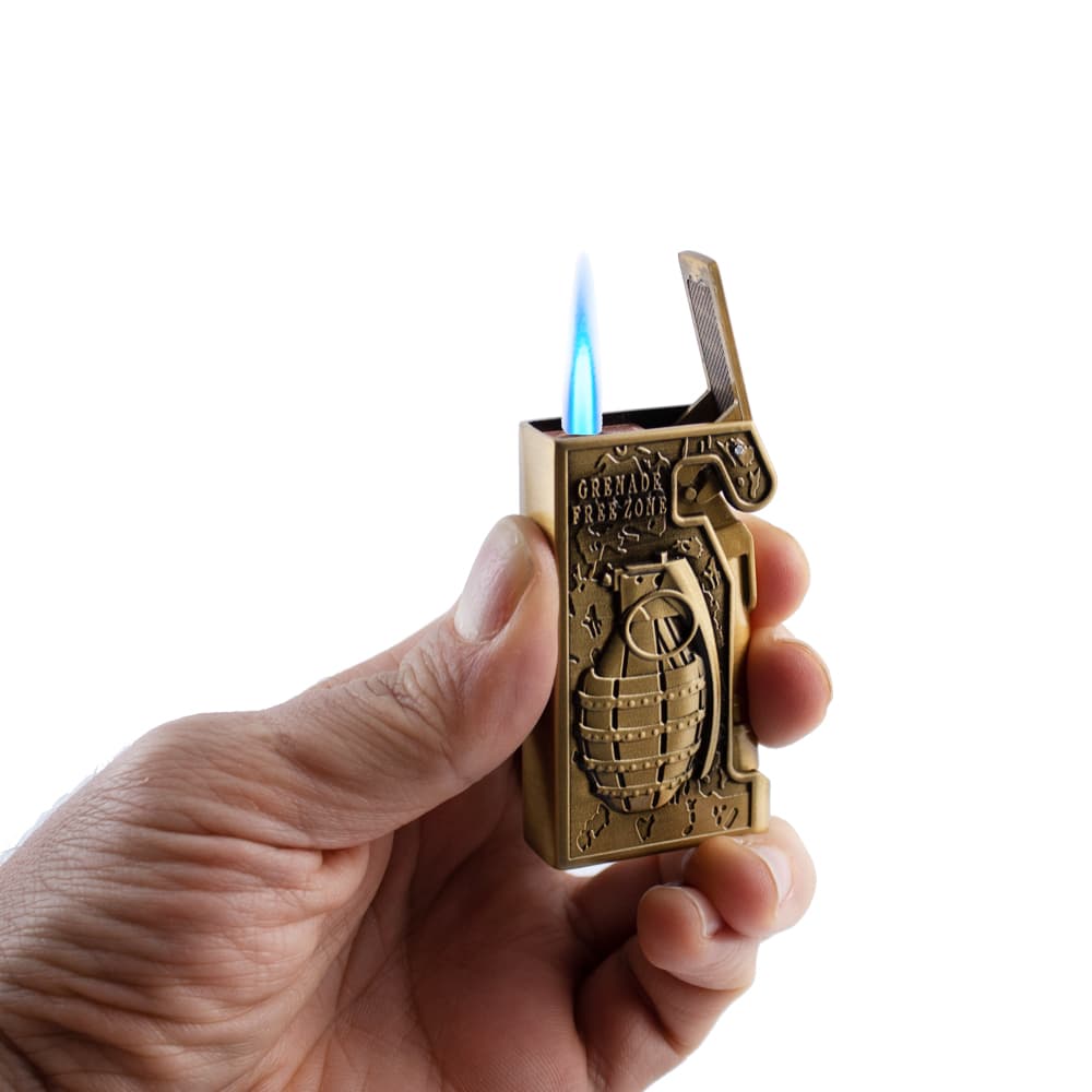 El Bombası Kabartmalı Metal Tek Torchlu Gazlı Çakmak 1 Adet