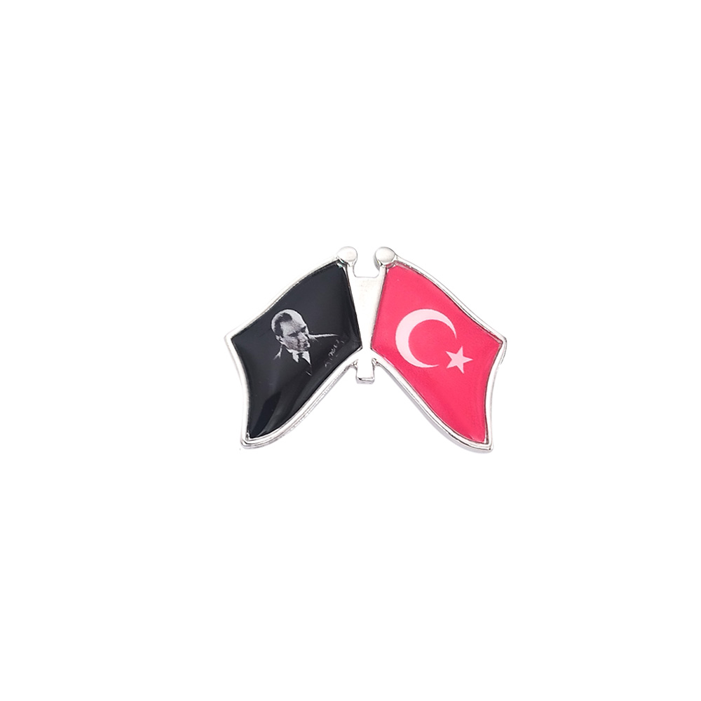 Atatürk ve Türk Bayrak Flamalı Metal Yaka Rozeti 1 Adet Atatürk ve Türk Bayrak Flamalı Metal Yaka Rozeti 1 Adet