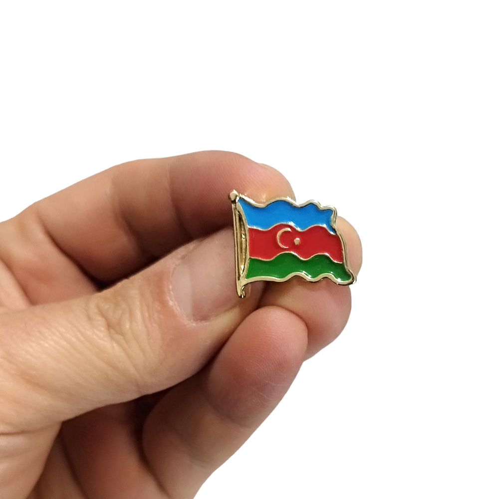 Dalgalı Azerbaycan Bayrağı Tasarımlı Gold Renk Metal Rozet 1 Paket 12'li