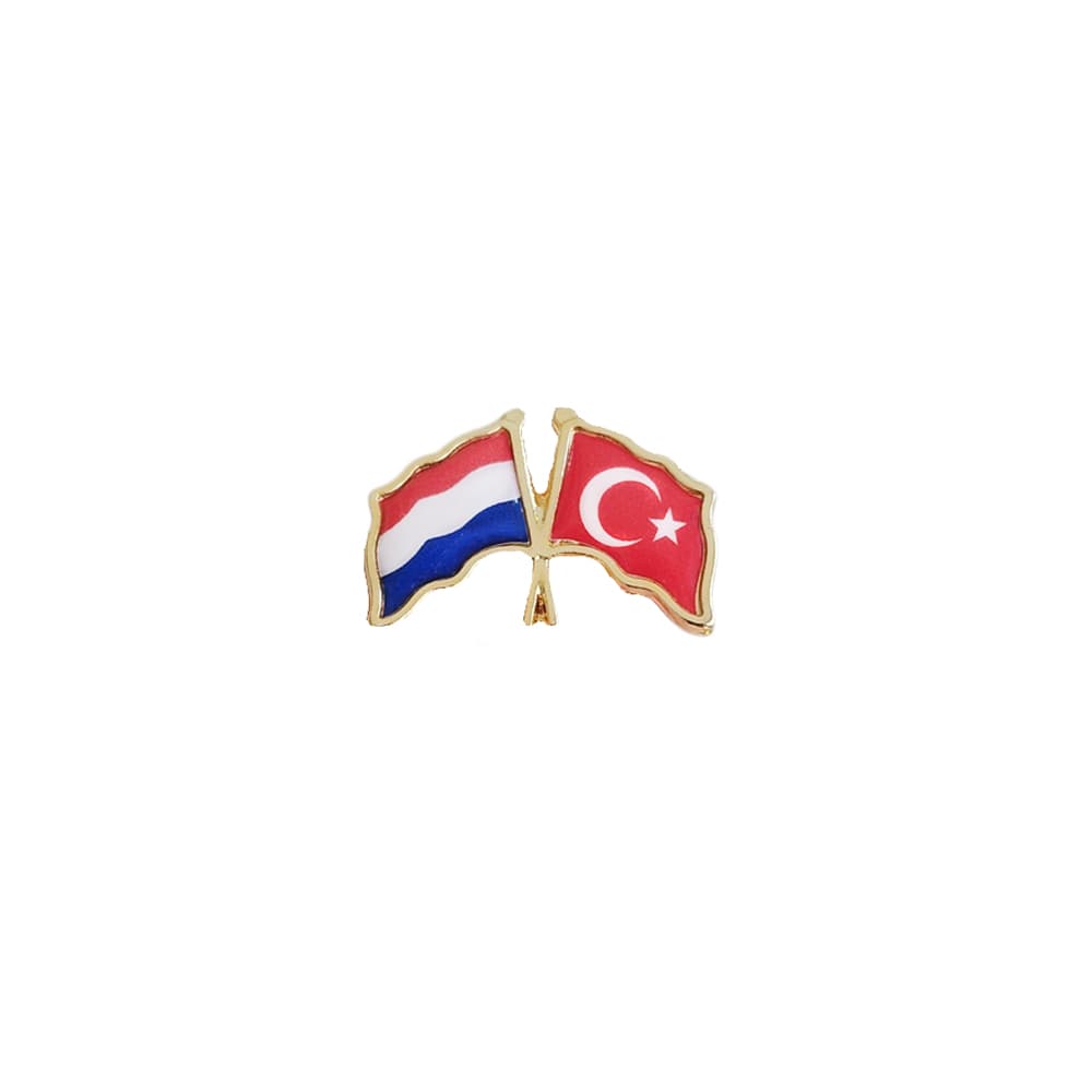 Hollanda Türkiye Flamalı Bayrak Yaka Rozeti 1 Adet Hollanda Türkiye Flamalı Bayrak Yaka Rozeti 1 Adet